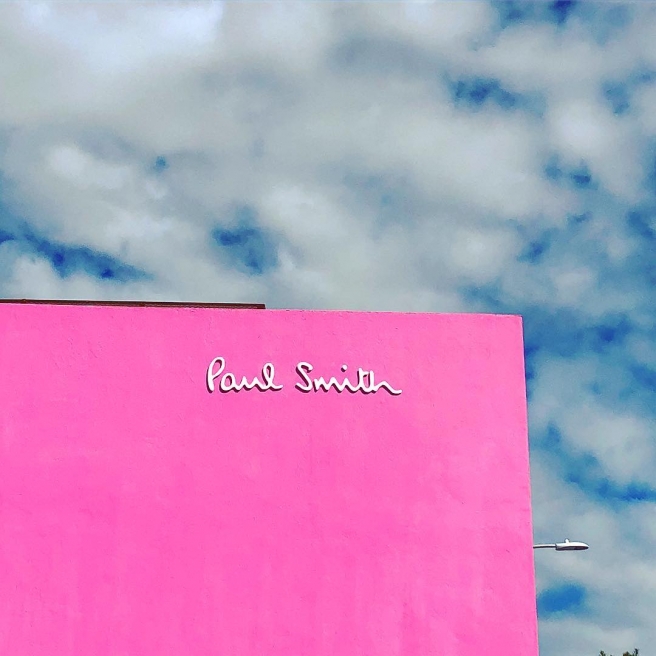 The instafamous Pink wall on Melrose. Out of shot are the hoards of