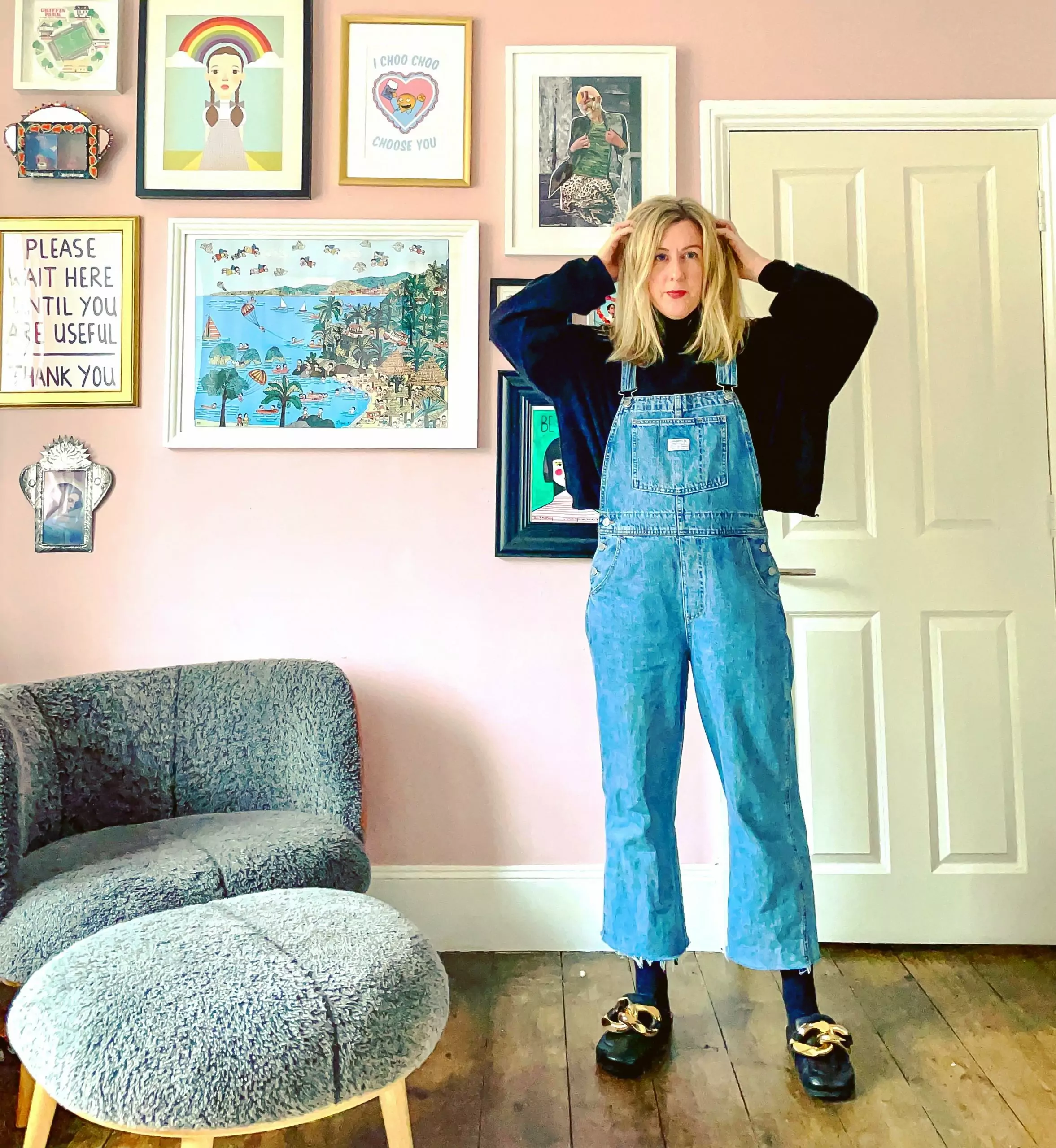 Dungarees AND stupid shoes! Whatever next? 